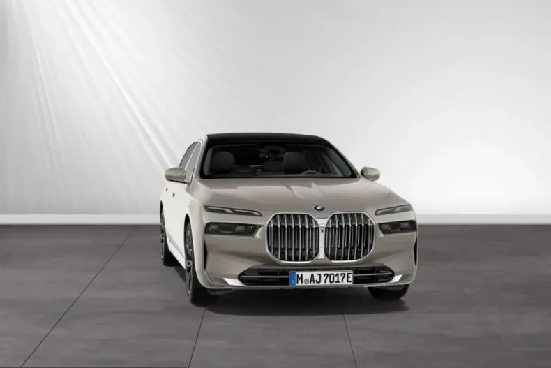 BMW 750 (Seria 7) din 2025 cu 24.600 km - oferta BMW215672 - foto 1