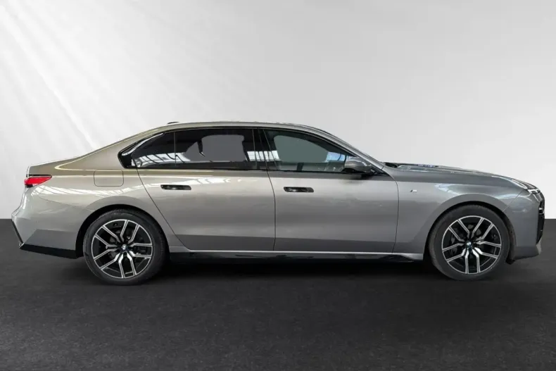 BMW 740 (Seria 7) din 2025 cu 24.900 km - oferta BMW215674 - foto 2