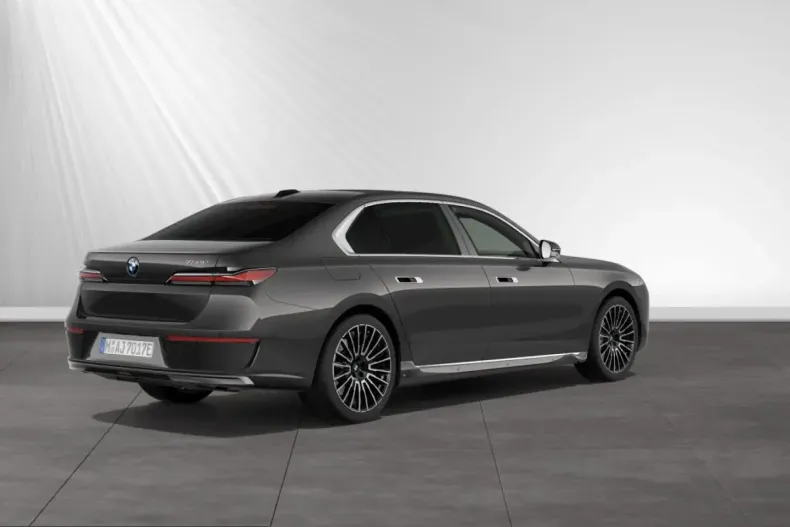 BMW 750 (Seria 7) din 2025 cu 42.150 km - oferta BMW215677 - foto 2