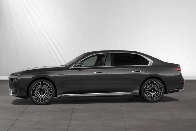 BMW 750 (Seria 7) din 2025 cu 42.150 km - oferta BMW215677 - foto 5