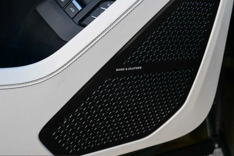 Lamborghini Urus din 2025 cu 8.550 km - oferta LAM215685 - foto 29