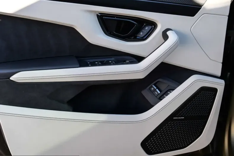 Lamborghini Urus din 2025 cu 8.550 km - oferta LAM215685 - foto 30