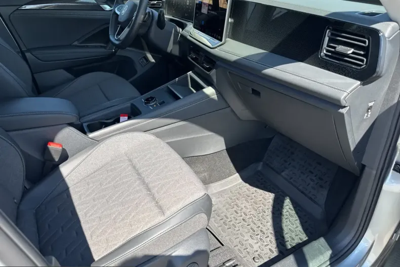 Volkswagen Tiguan din 2024 cu 13.145 km - oferta VOL215691 - foto 16