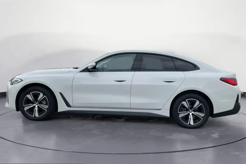 BMW i4 (Seria 4) din 2023 cu 39.481 km - oferta BMW215699 - foto 4