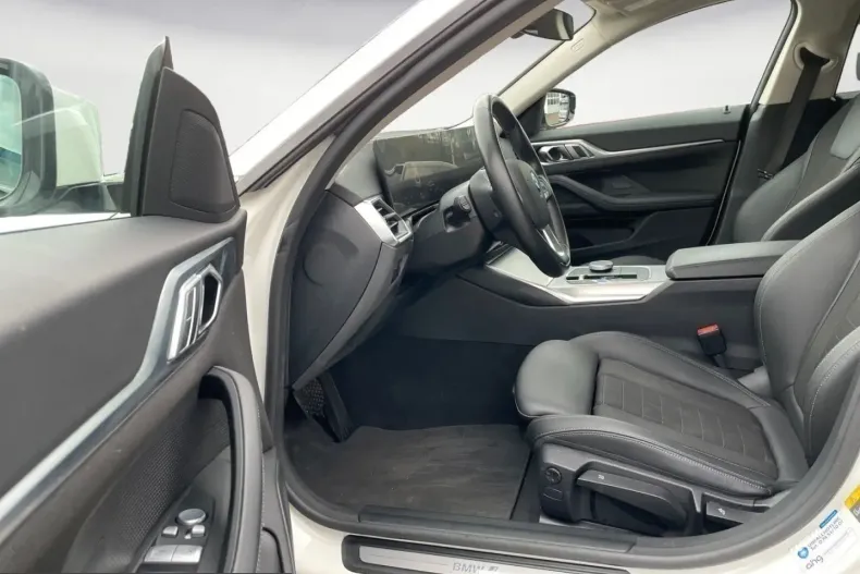 BMW i4 (Seria 4) din 2023 cu 39.481 km - oferta BMW215699 - foto 11