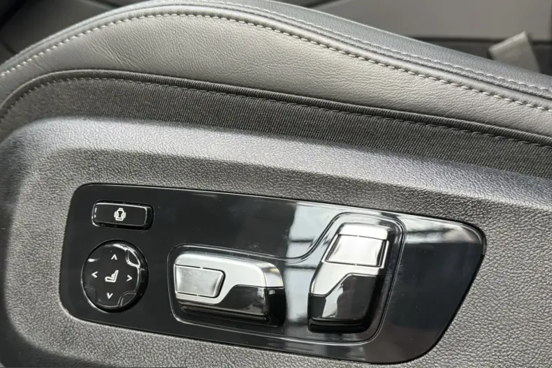 BMW X6 (Seria X) din 2025 cu 8.784 km - oferta BMW215727 - foto 16