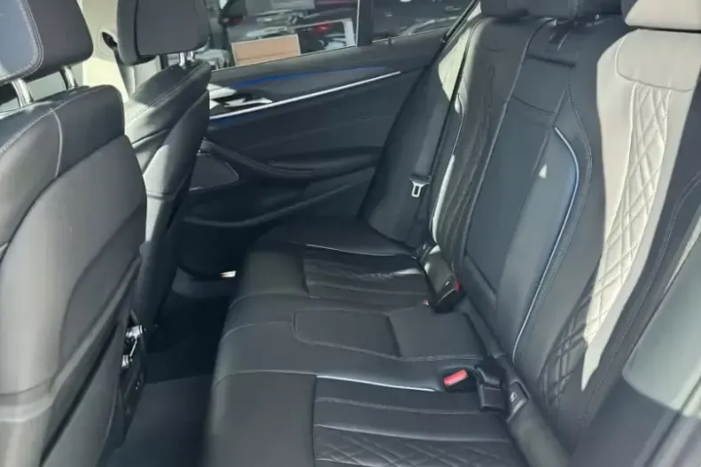 BMW 540 (Seria 5) din 2022 cu 50.299 km - oferta BMW215765 - foto 8
