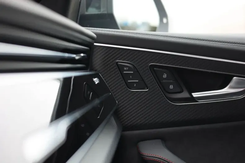 Audi Q8 din 2025 cu 9.350 km - oferta AUD215774 - foto 17