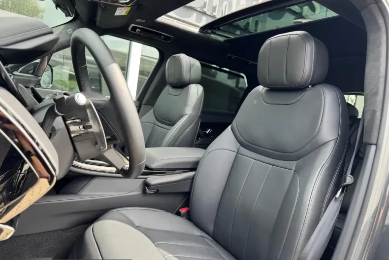 Land Rover Range Rover Sport din 2025 cu 7.761 km - oferta LAN215780 - foto 8