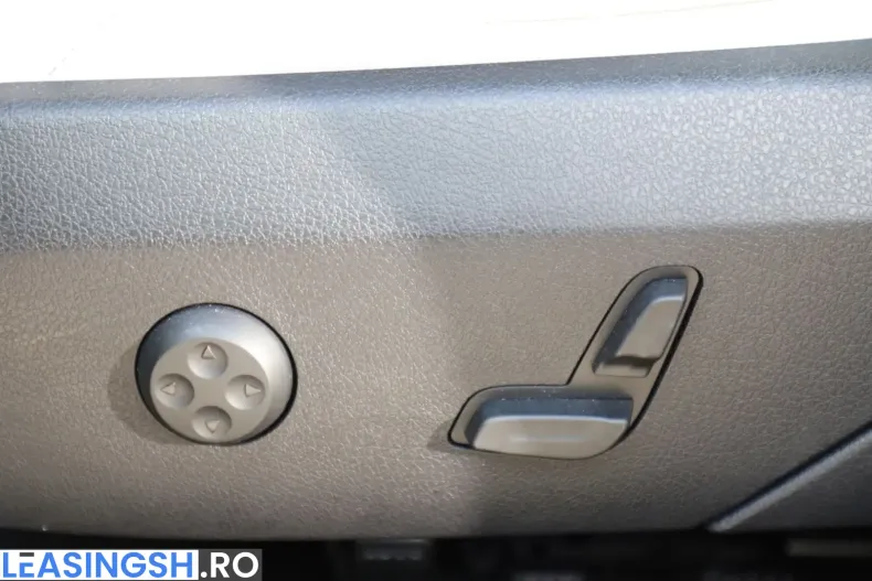 Mercedes-Benz GLC 220 (Clasa GLC) din 2023 cu 29.500 km - oferta MER215784 - foto 29