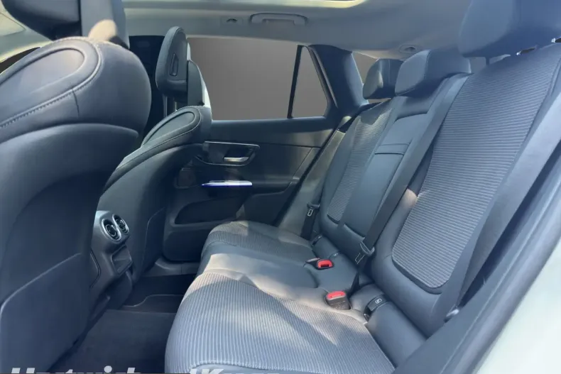 Mercedes-Benz GLC 300 (Clasa GLC) din 2024 cu 49.990 km - oferta MER215786 - foto 16