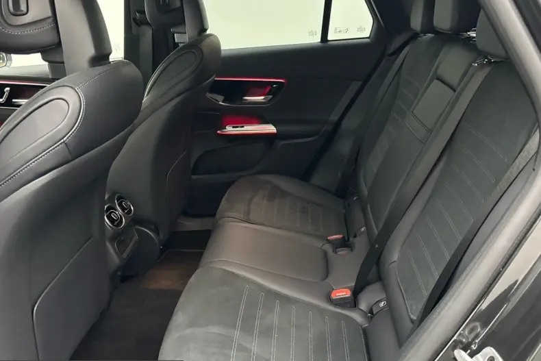 Mercedes-Benz GLC 300 (Clasa GLC) din 2025 cu 8.900 km - oferta MER215809 - foto 11