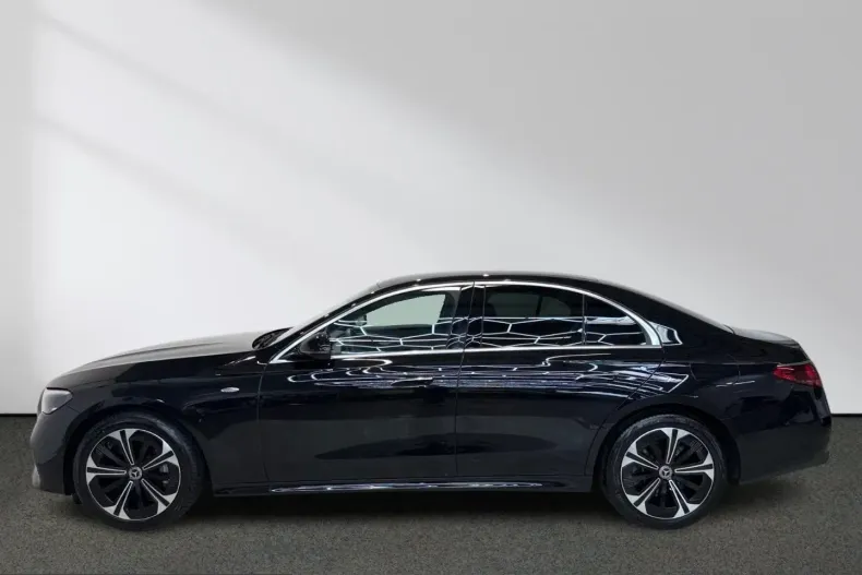 Mercedes-Benz E 300 (Clasa E) din 2025 cu 40.115 km - oferta MER215810 - foto 4