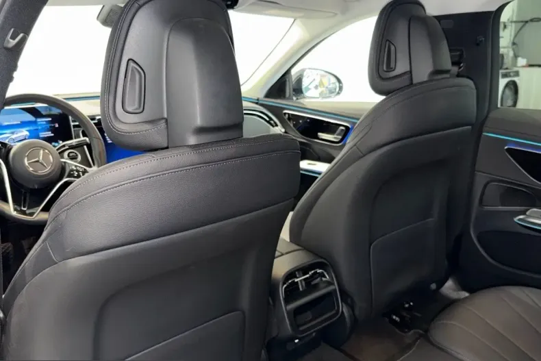 Mercedes-Benz E 300 (Clasa E) din 2025 cu 40.115 km - oferta MER215810 - foto 11