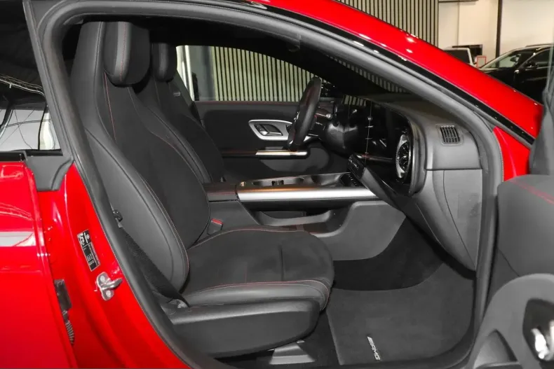 Mercedes-Benz CLA 250 (Clasa CLA) din 2025 cu 8.263 km - oferta MER215814 - foto 5