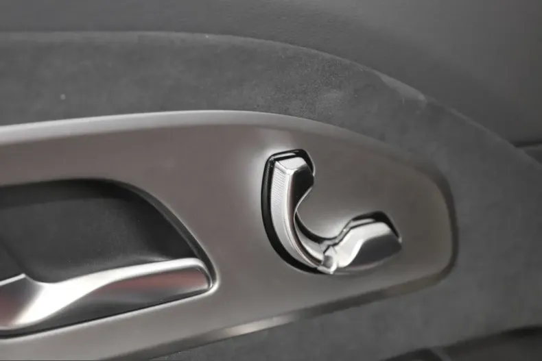 Mercedes-Benz CLA 250 (Clasa CLA) din 2025 cu 8.263 km - oferta MER215814 - foto 14