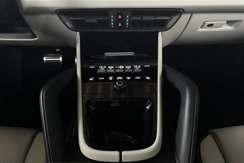 Porsche Cayenne din 2024 cu 50.200 km - oferta POR215831 - foto 8