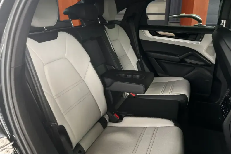 Porsche Cayenne din 2024 cu 50.200 km - oferta POR215831 - foto 19