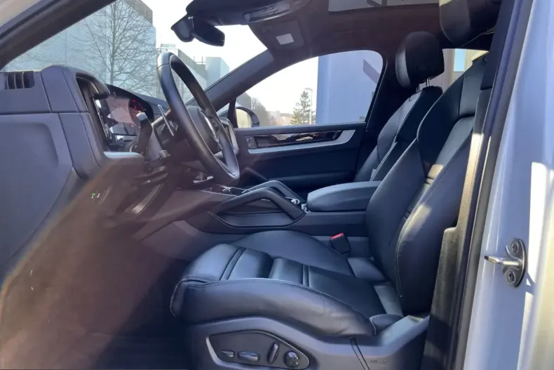 Porsche Cayenne din 2023 cu 47.900 km - oferta POR215833 - foto 5
