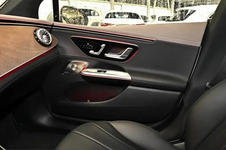 Mercedes-Benz EQE din 2025 cu 16.298 km - oferta MER215836 - foto 12