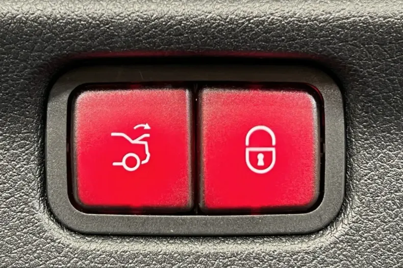 Mercedes-Benz EQE din 2025 cu 9.998 km - oferta MER215838 - foto 22