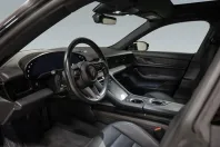 Porsche Taycan din 2023 cu 19.800 km - oferta POR215849 - foto 4