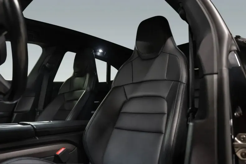 Porsche Taycan din 2023 cu 19.800 km - oferta POR215849 - foto 5