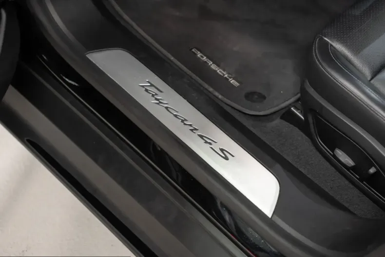 Porsche Taycan din 2023 cu 19.800 km - oferta POR215849 - foto 22