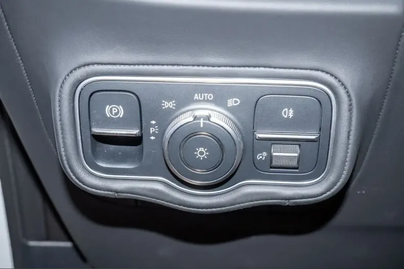 Mercedes-Benz G 580 (Clasa G) din 2024 cu 20.000 km - oferta MER215850 - foto 16