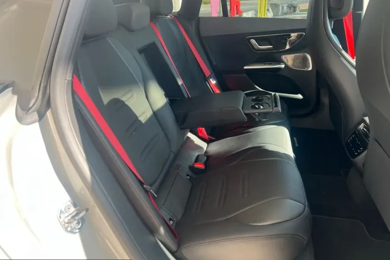 Mercedes-Benz EQE din 2023 cu 20.765 km - oferta MER215853 - foto 17