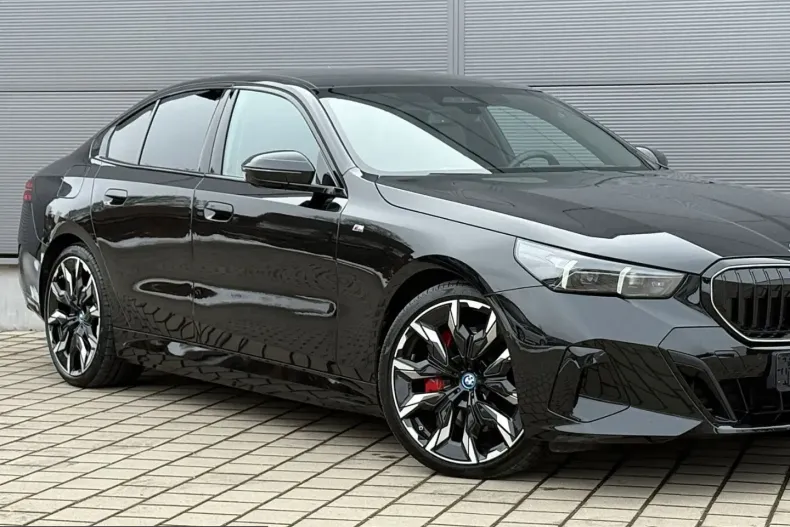 BMW 550 (Seria 5) din 2024 cu 23.843 km - oferta BMW215862 - foto 3