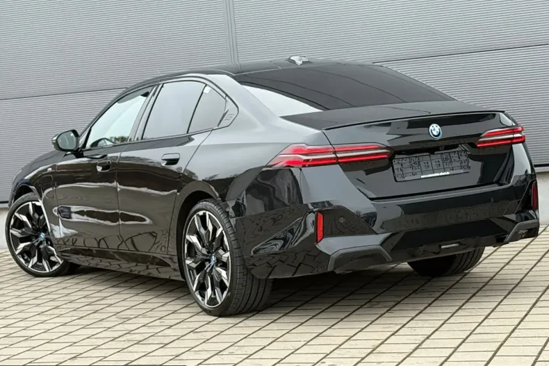 BMW 550 (Seria 5) din 2024 cu 23.843 km - oferta BMW215862 - foto 7