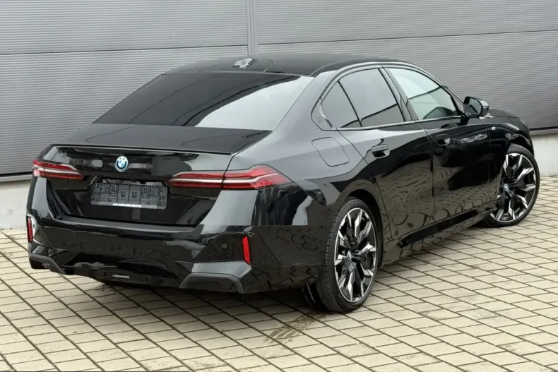 BMW 550 (Seria 5) din 2024 cu 23.843 km - oferta BMW215862 - foto 11