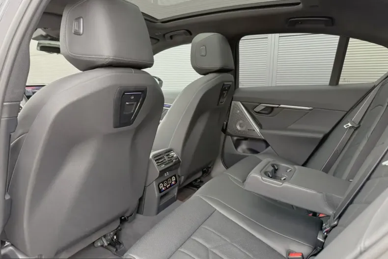 BMW 550 (Seria 5) din 2024 cu 23.843 km - oferta BMW215862 - foto 28