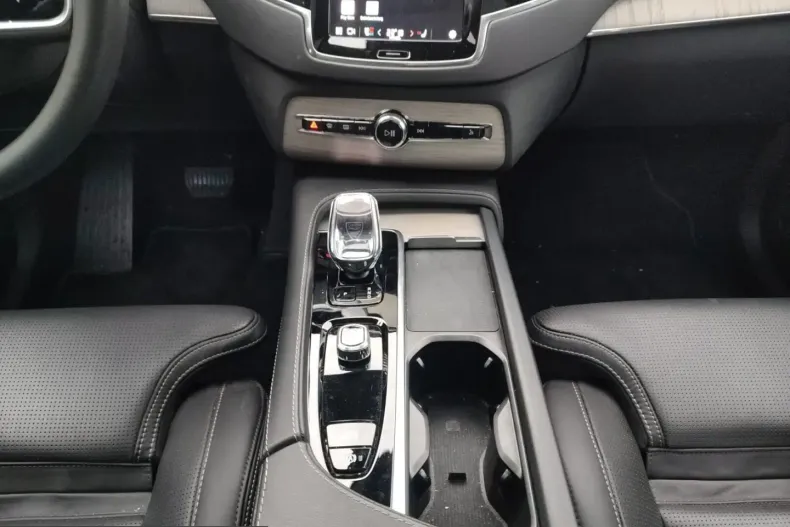 Volvo XC90 din 2024 cu 27.000 km - oferta VOL215874 - foto 11