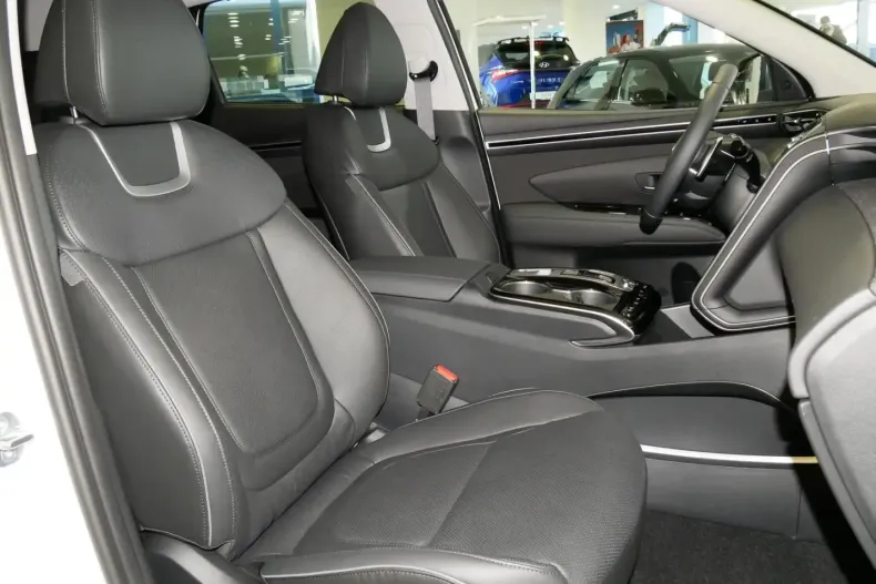 Hyundai Tucson din 2025 cu 5.263 km - oferta HYU215882 - foto 5