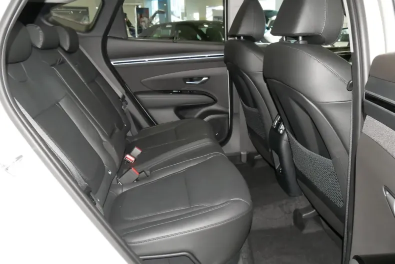 Hyundai Tucson din 2025 cu 5.263 km - oferta HYU215882 - foto 7