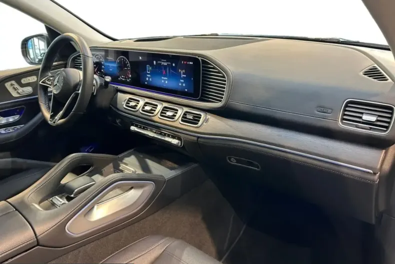 Mercedes-Benz GLE 350 (Clasa GLE) din 2025 cu 15.860 km - oferta MER215889 - foto 4