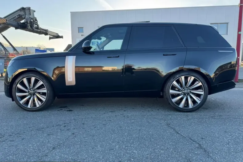 Land Rover Range Rover din 2026 cu 5 km - oferta LAN215900 - foto 5