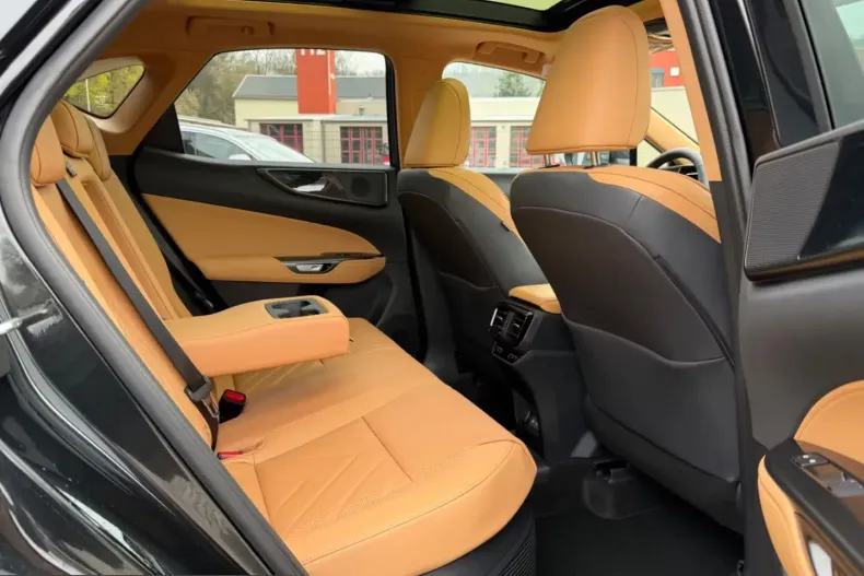 Lexus NX 450h din 2026 cu 6 km - oferta LEX215901 - foto 11