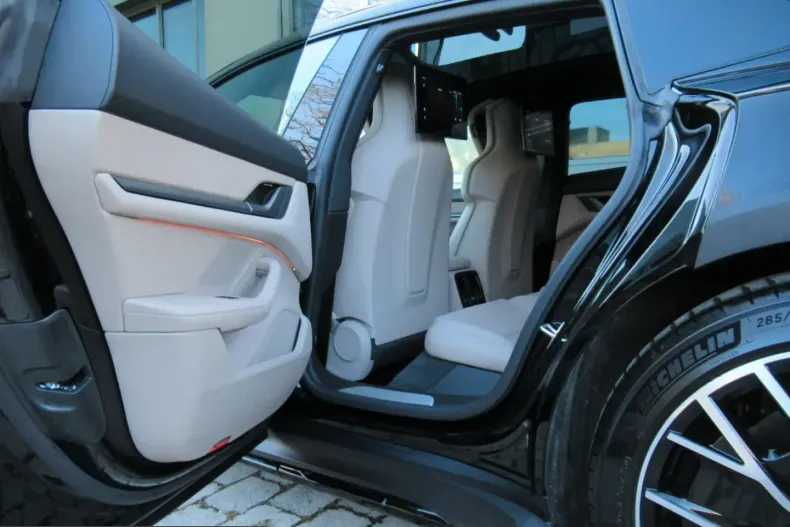 Porsche Taycan din 2024 cu 5.000 km - oferta POR215910 - foto 9