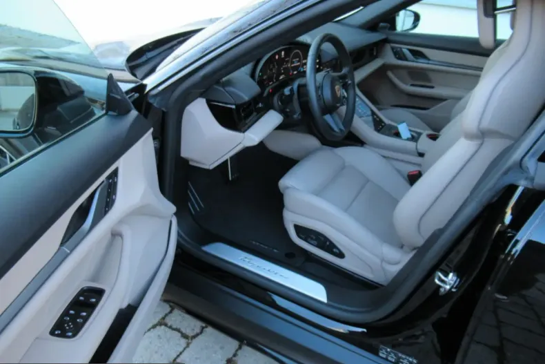 Porsche Taycan din 2024 cu 5.000 km - oferta POR215910 - foto 17