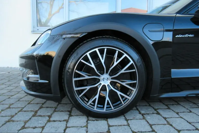 Porsche Taycan din 2024 cu 5.000 km - oferta POR215910 - foto 18