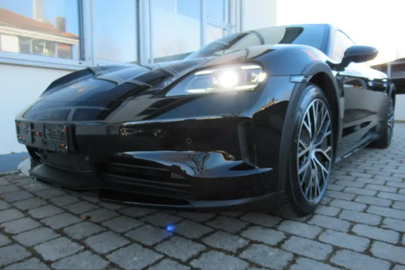 Porsche Taycan din 2024 cu 5.000 km - oferta POR215910 - foto 19
