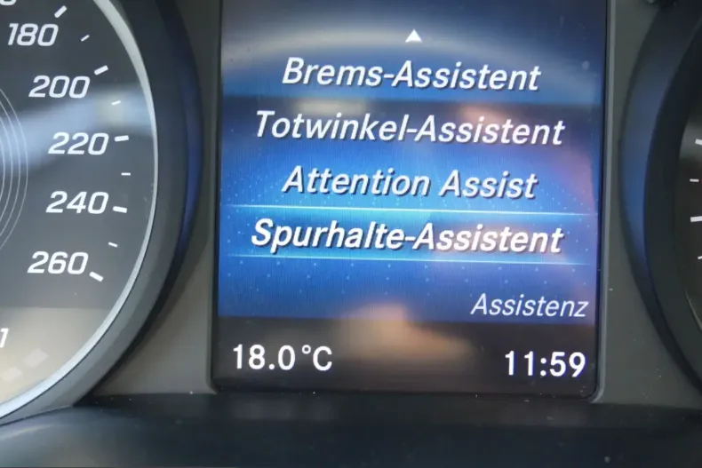 Mercedes-Benz V 300 (Clasa V) din 2023 cu 44.953 km - oferta MER215911 - foto 17