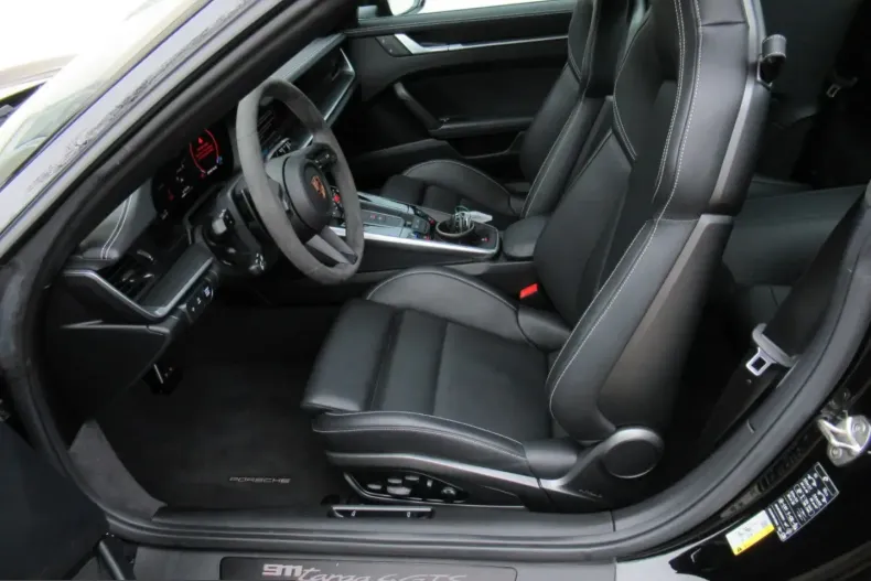 Porsche 992 din 2025 cu 9.999 km - oferta POR215913 - foto 8