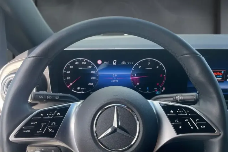 Mercedes-Benz V 250 (Clasa V) din 2025 cu 42.899 km - oferta MER215914 - foto 7