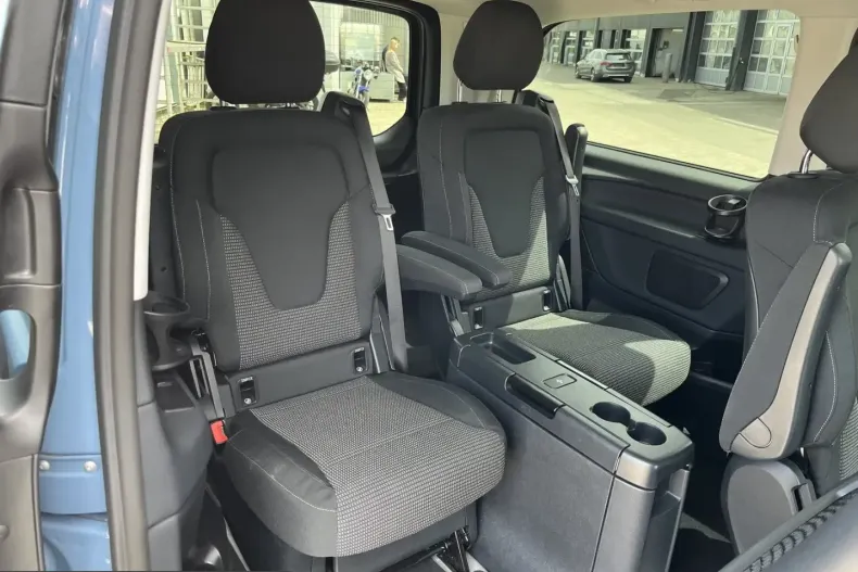 Mercedes-Benz V 220 (Clasa V) din 2024 cu 20.991 km - oferta MER215917 - foto 9