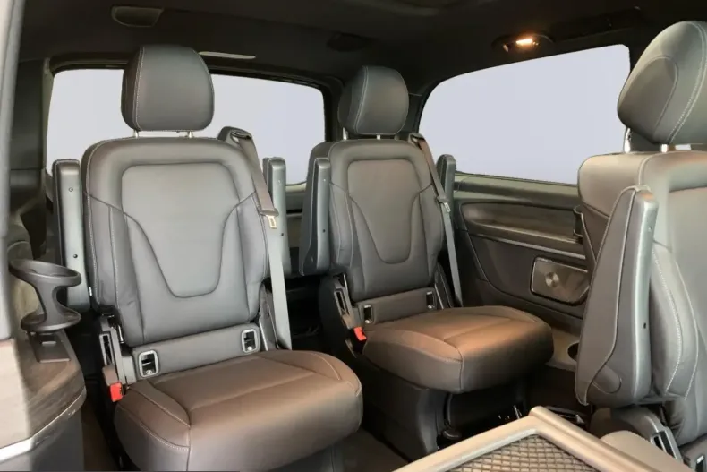 Mercedes-Benz V 300 (Clasa V) din 2024 cu 4.928 km - oferta MER215919 - foto 12