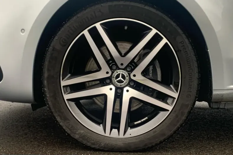 Mercedes-Benz V 300 (Clasa V) din 2025 cu 9.208 km - oferta MER215921 - foto 15